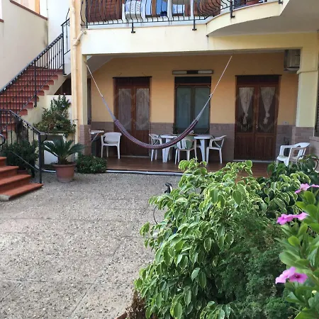 Anna Apartment *